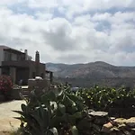 The Hill House In Kea
