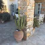 Villa The Hill House In Kea Ioulis