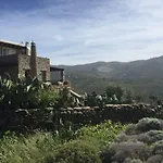 The Hill House In Kea