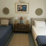 The Hill House In Kea *