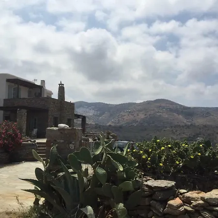 The Hill House In Kea