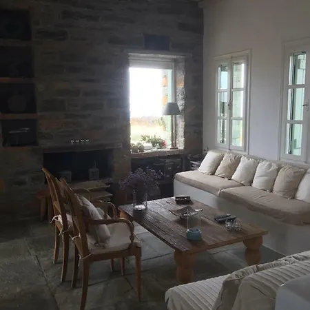Villa The Hill House In Kea Ioulis