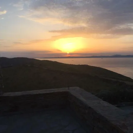 וילה The Hill House In Kea