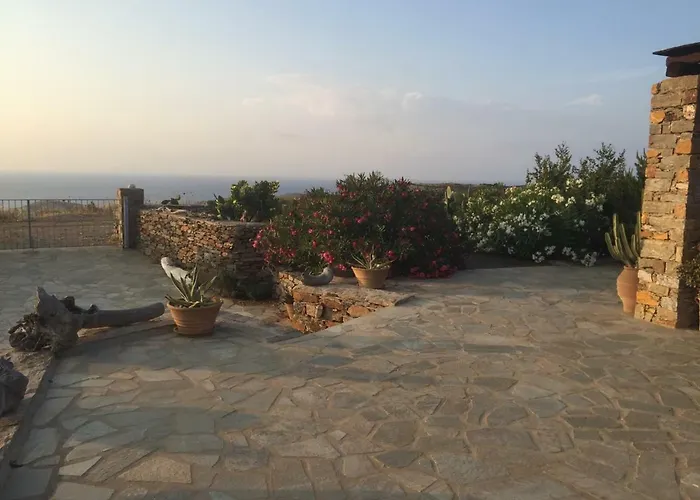 The Hill House In Kea *